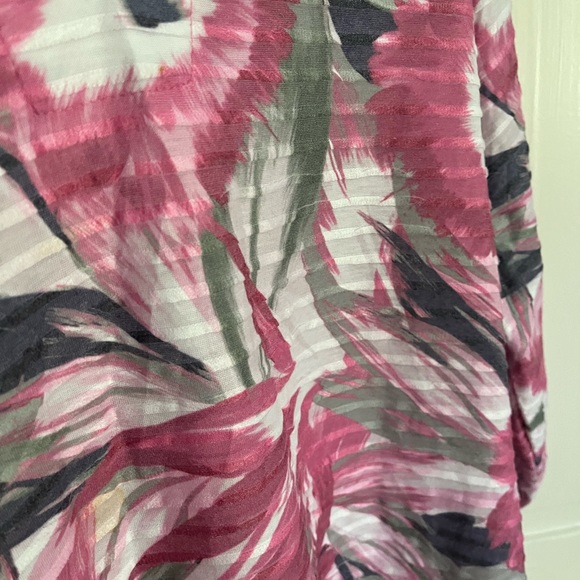 Woman’s 3x Coral Bay top $10 - Picture 5 of 6